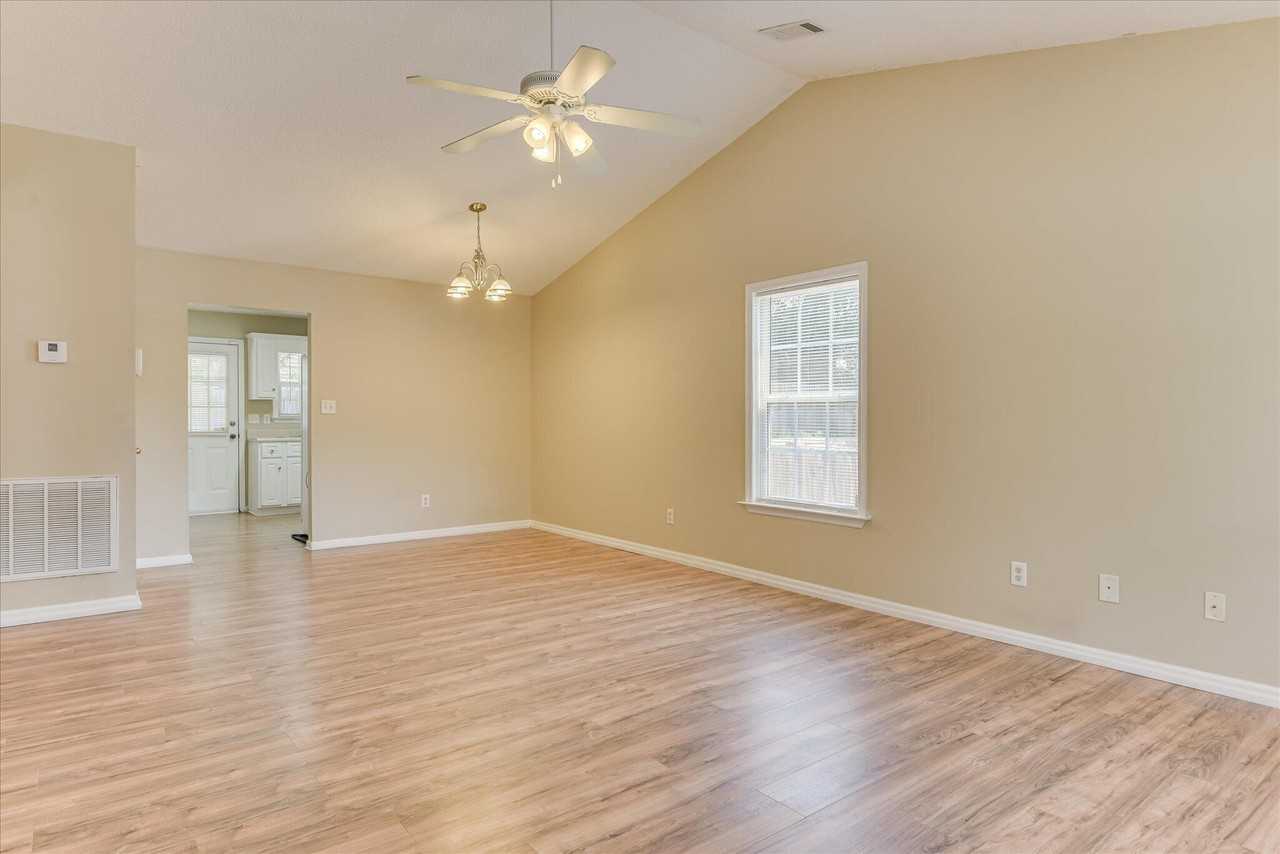 118 Charleston Row Blvd - Photo 3 of 24