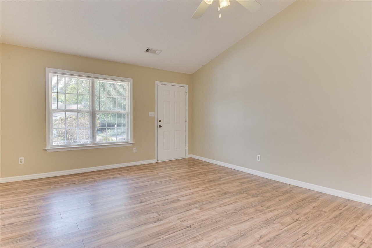 118 Charleston Row Blvd - Photo 4 of 24