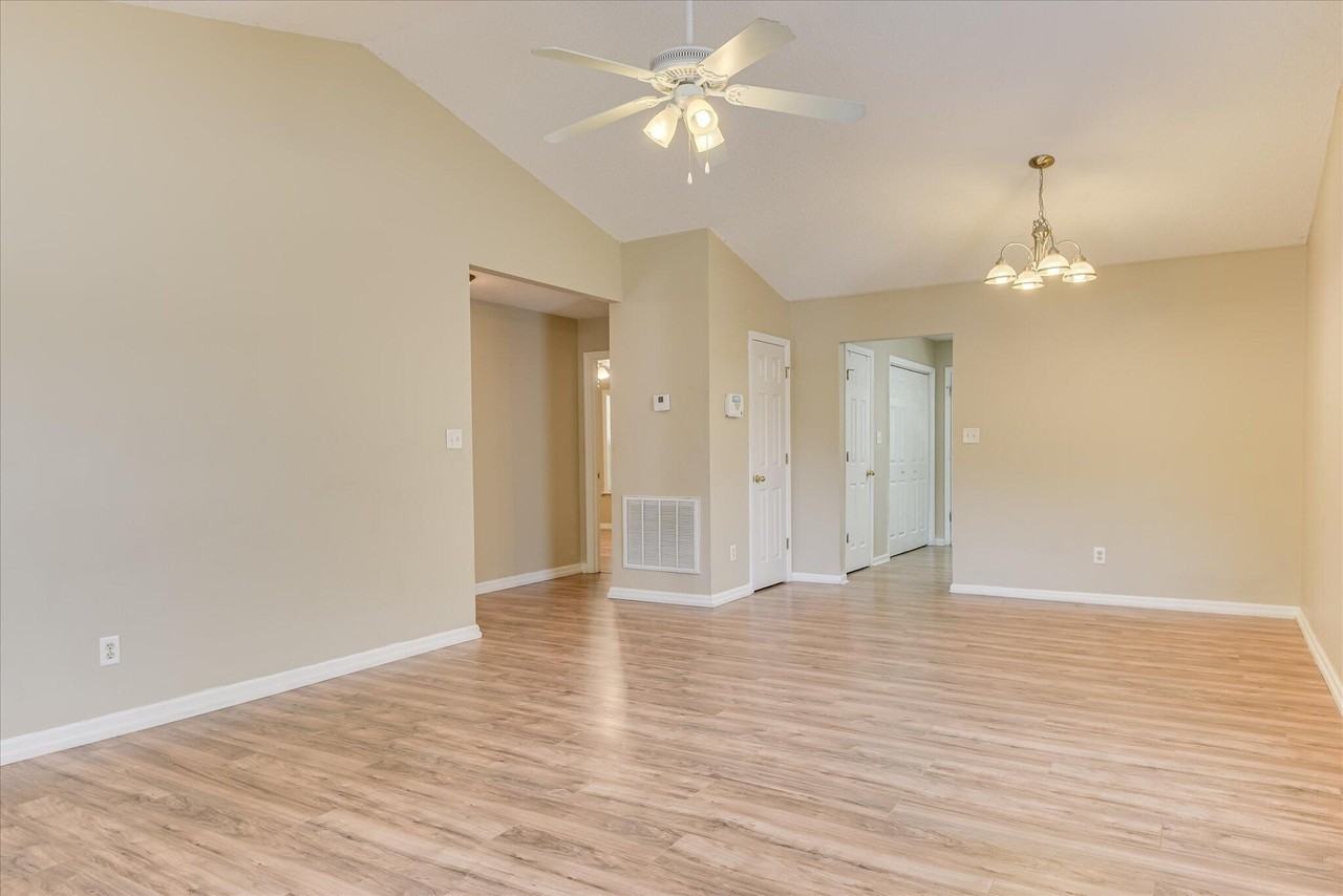 118 Charleston Row Blvd - Photo 6 of 24