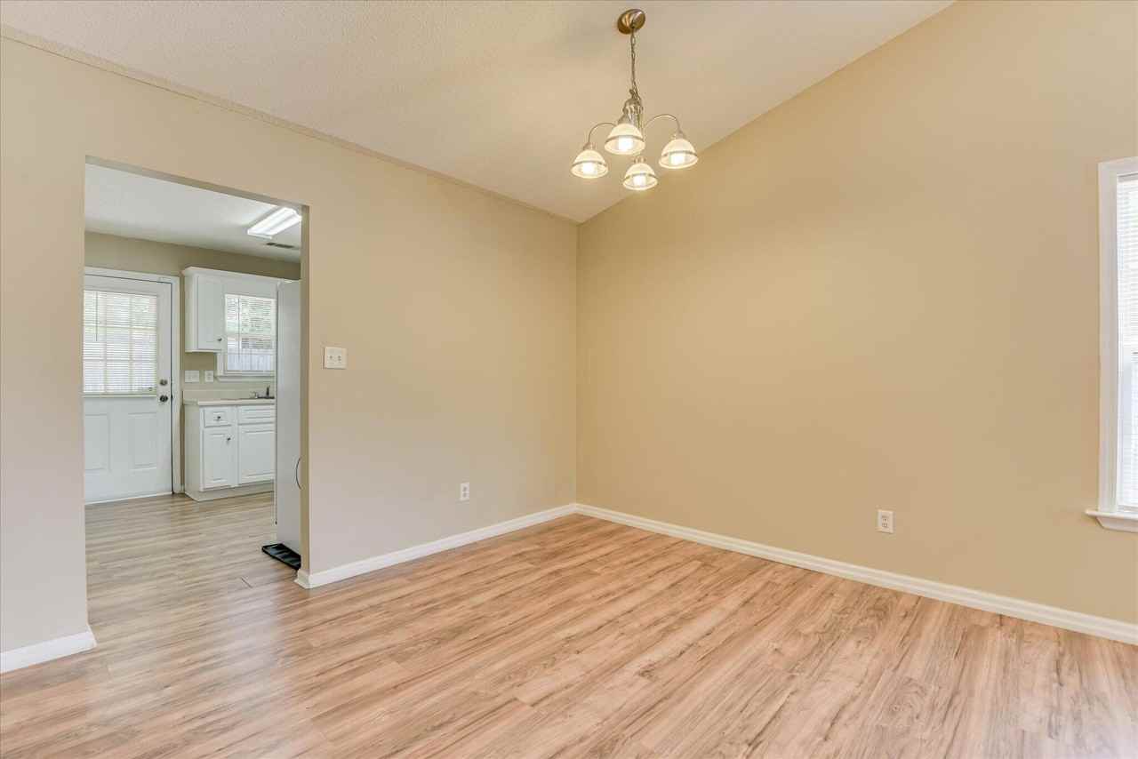 118 Charleston Row Blvd - Photo 7 of 24