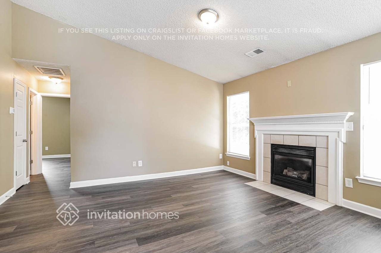 843 Anchor Way Ne - Photo 3 of 17
