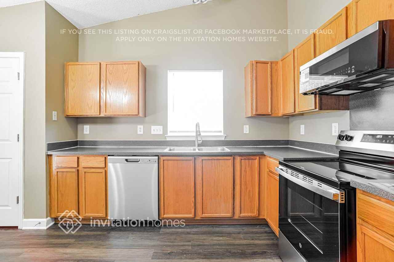 843 Anchor Way Ne - Photo 7 of 17