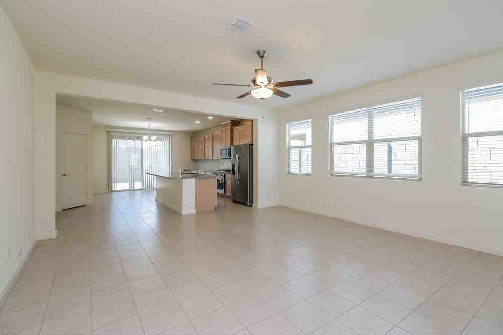 4227 W Coneflower Ln - Photo 3 of 17