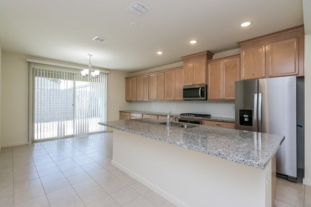 4227 W Coneflower Ln - Photo 6 of 17