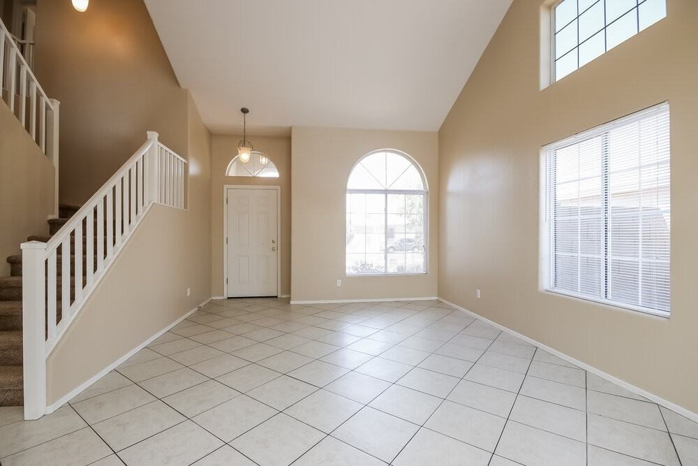 1713 S 82nd Ave - Photo 4 of 16