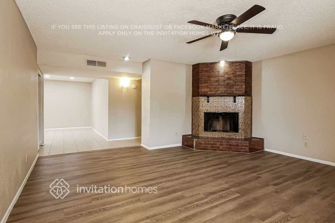 7556 W Turney Ave - Photo 4 of 17