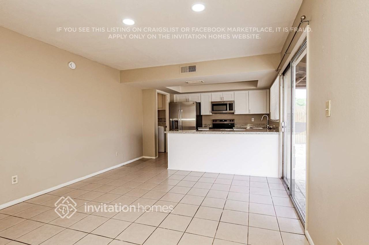 7556 W Turney Ave - Photo 6 of 17