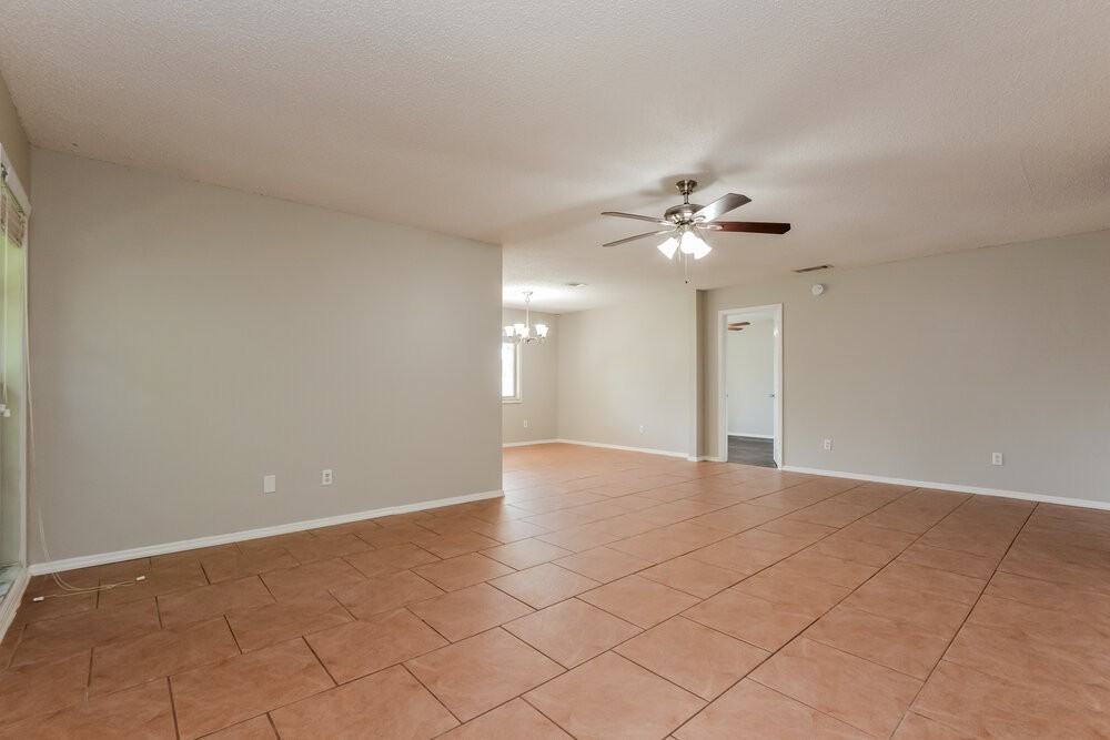 1177 La Mesa Ave - Photo 5 of 16