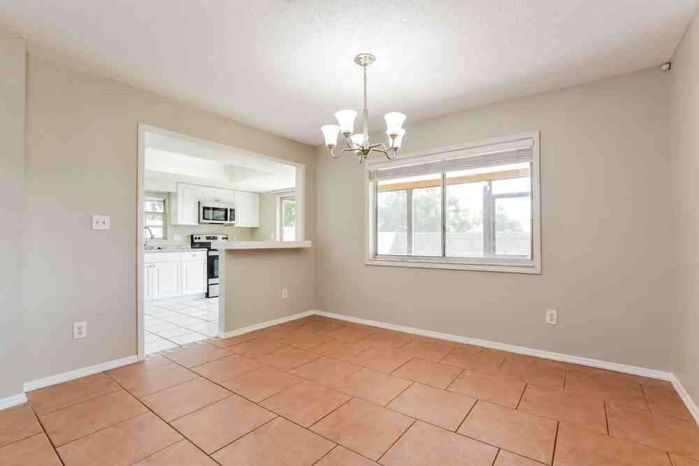 1177 La Mesa Ave - Photo 7 of 16