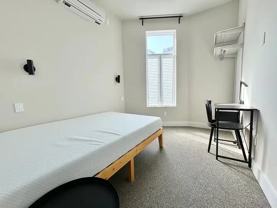 Private Bedroom in 4 Bedroom/1 Bathroom Home - Photo 1 of 1