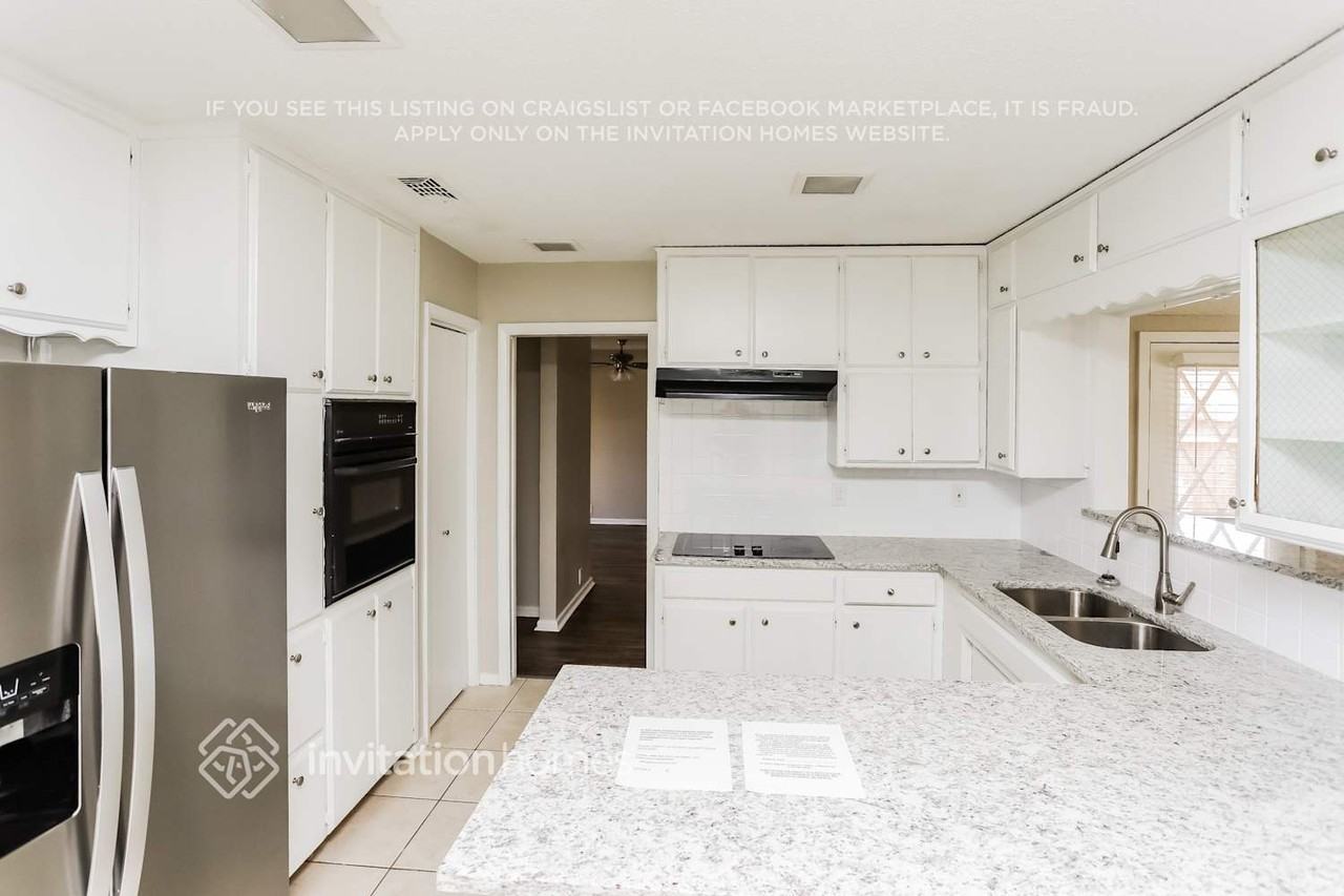 1765 Brown Trl - Photo 5 of 14
