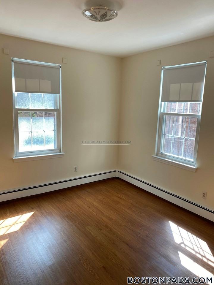 82 South Huntginton Ave. #2 - Photo 6 of 9