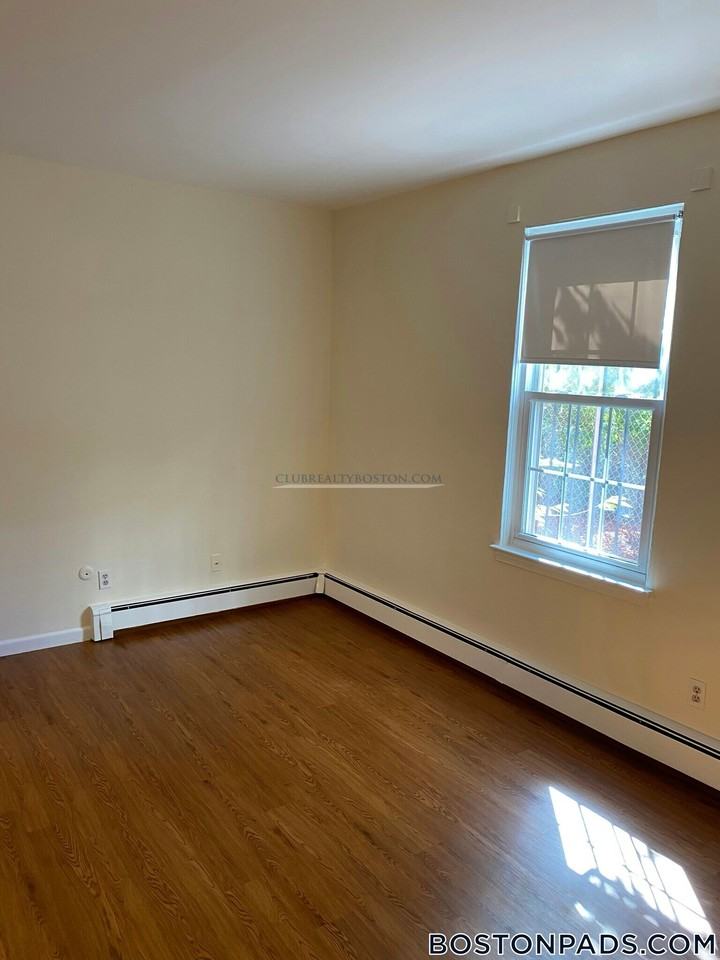 82 South Huntginton Ave. #2 - Photo 7 of 9