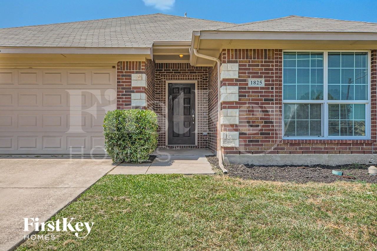 1825 Ridgecrest Dr - Photo 3 of 28
