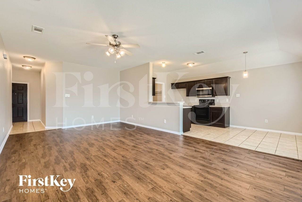 1825 Ridgecrest Dr - Photo 6 of 28