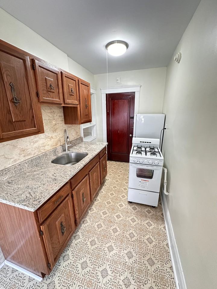 63 Greenwood St #6F - Photo 4 of 10