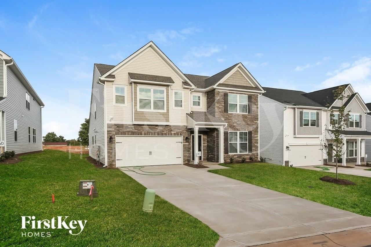 513 Hillpark Ln - Photo 2 of 15