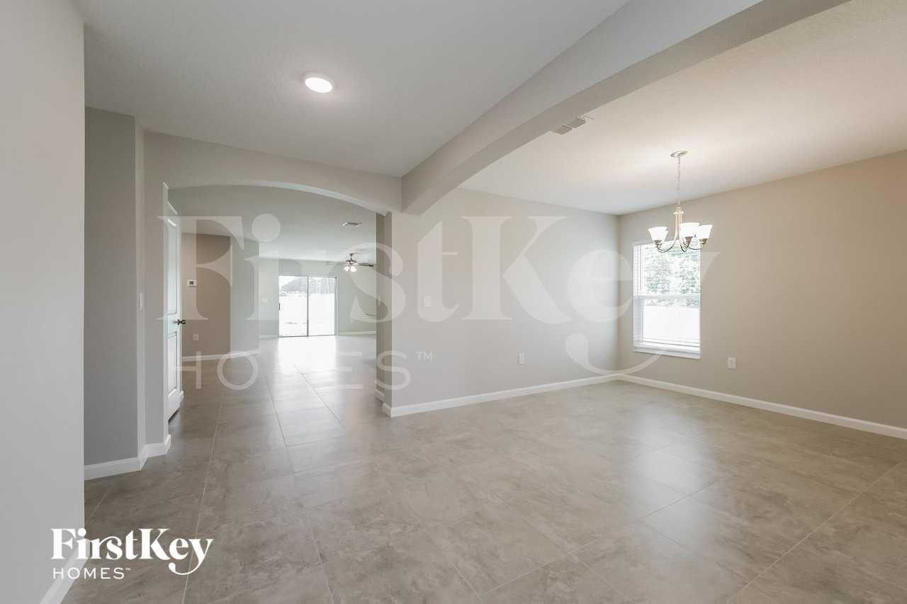 702 Yeager Ct - Photo 3 of 15