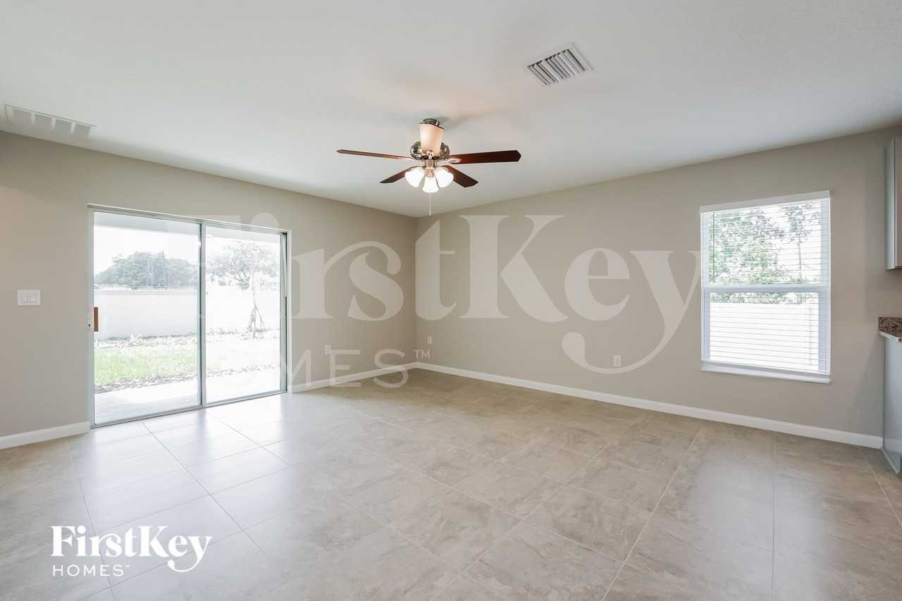 702 Yeager Ct - Photo 4 of 15