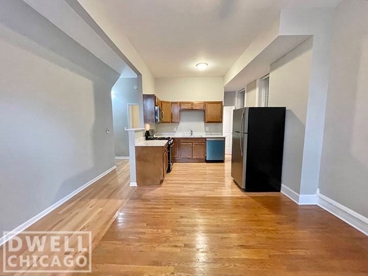 1152 W 17th St #1F