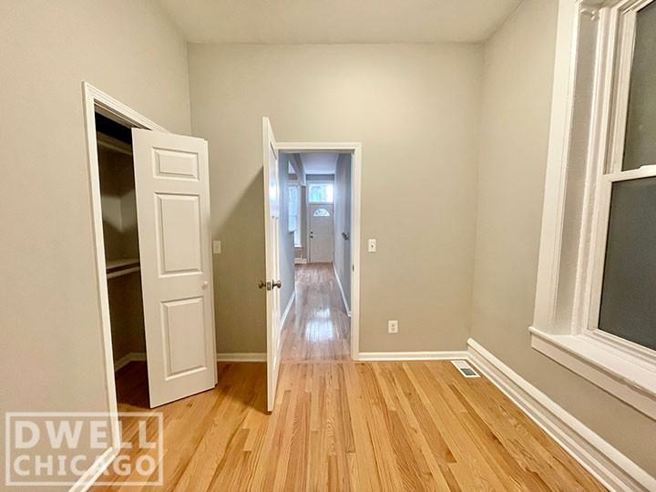 1152 W 17th St #1F - Photo 7 of 21
