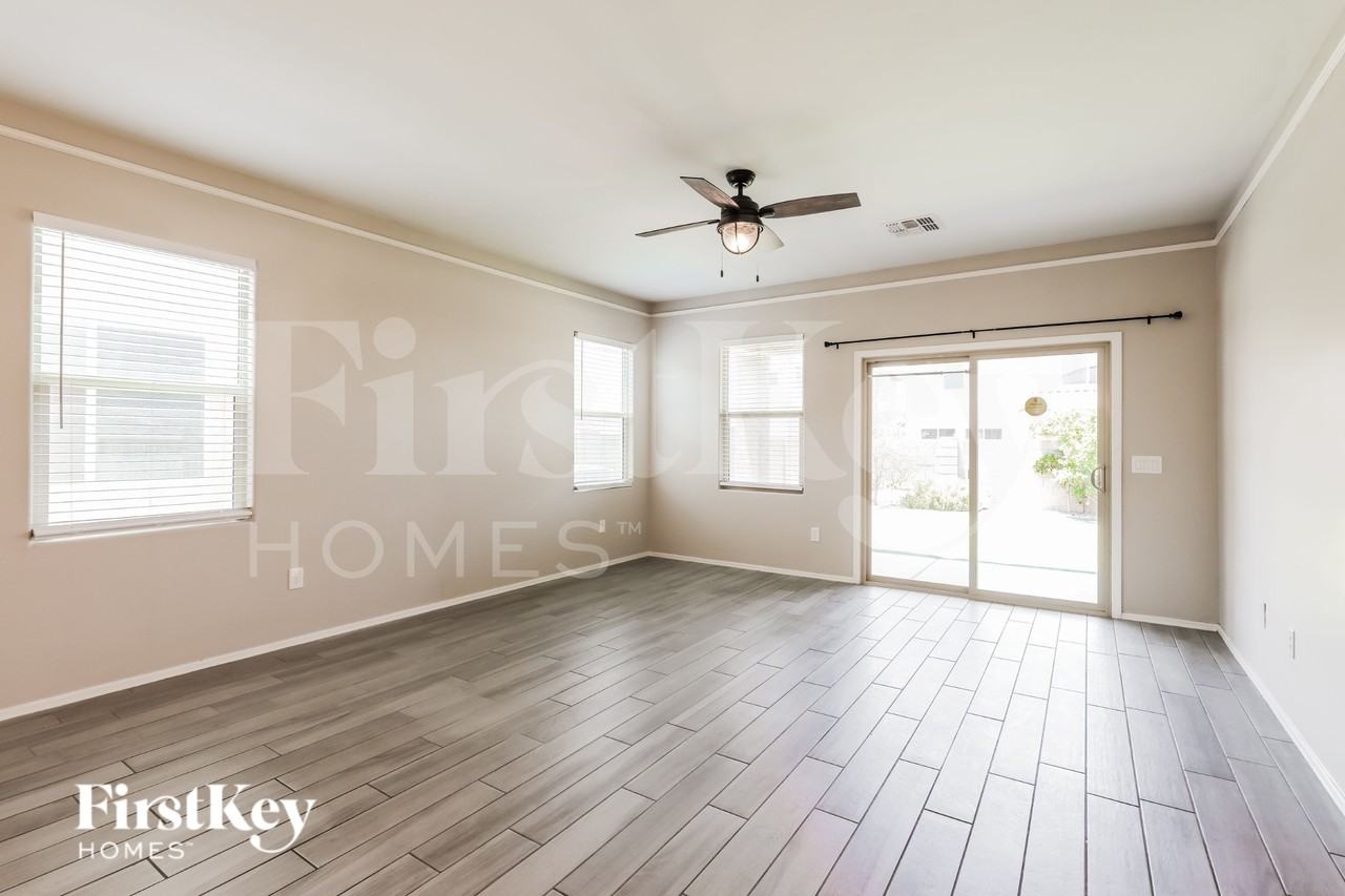 7436 S Via Plaza Del Maya - Photo 3 of 16
