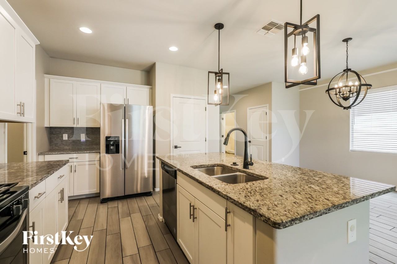 7436 S Via Plaza Del Maya - Photo 6 of 16