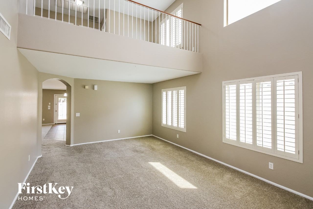 4350 E Coal St - Photo 5 of 15