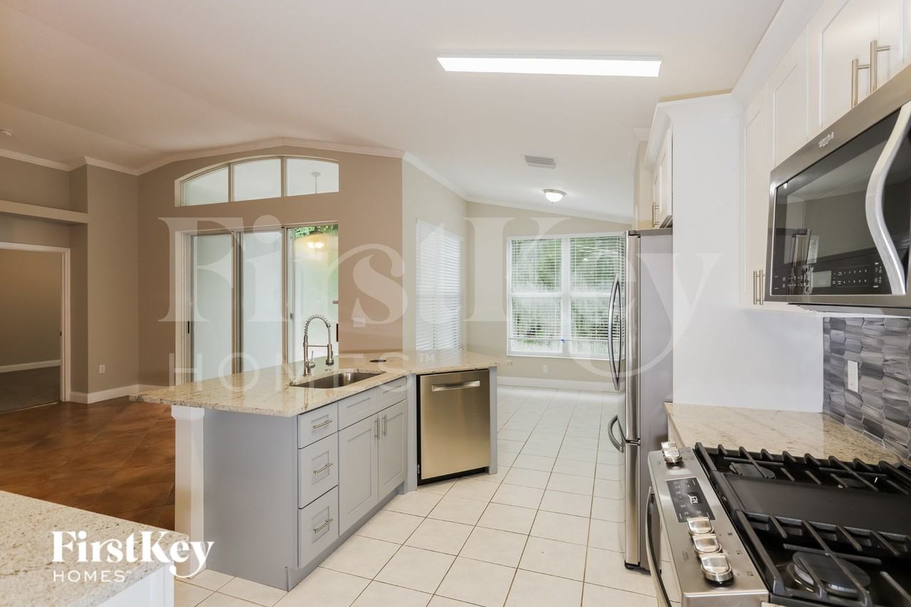 30916 Burleigh Dr - Photo 6 of 16