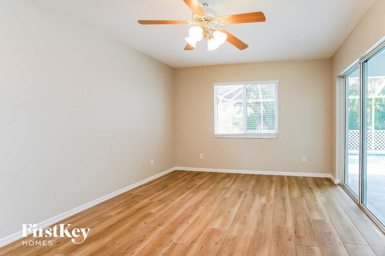 2215 Nw 23rd St - Photo 7 of 15