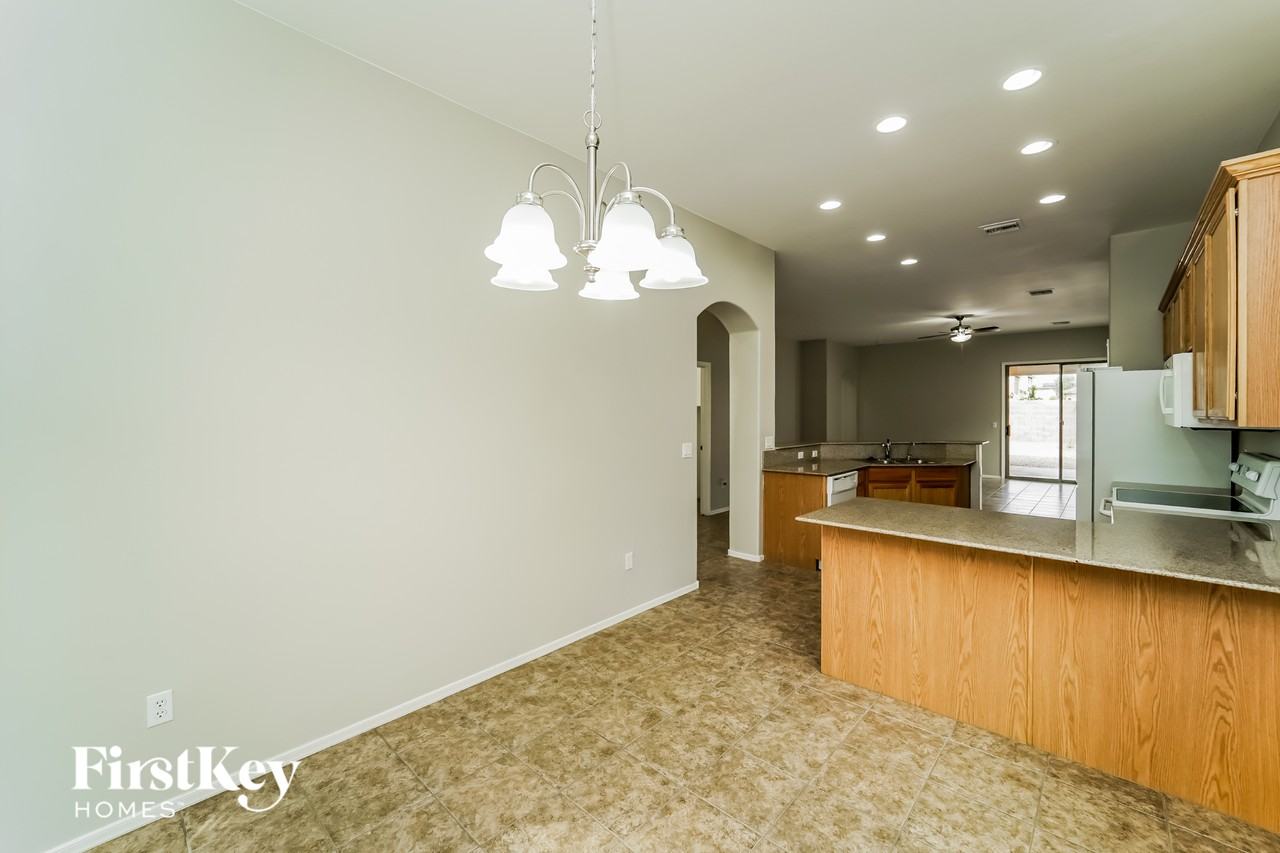 12891 N Westminster Dr - Photo 3 of 15