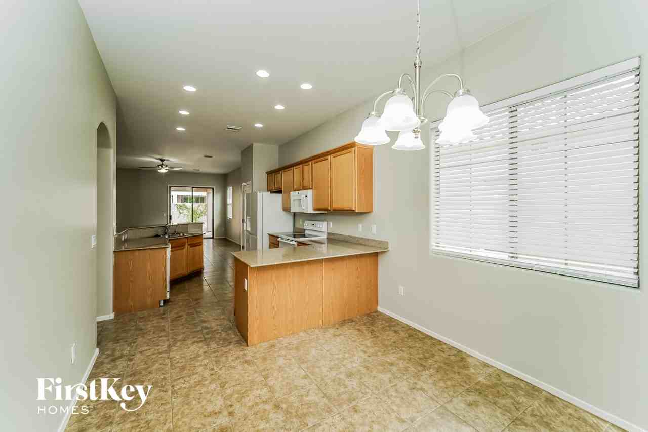 12891 N Westminster Dr - Photo 4 of 15