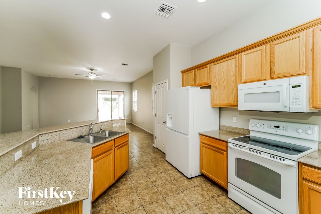 12891 N Westminster Dr - Photo 6 of 15