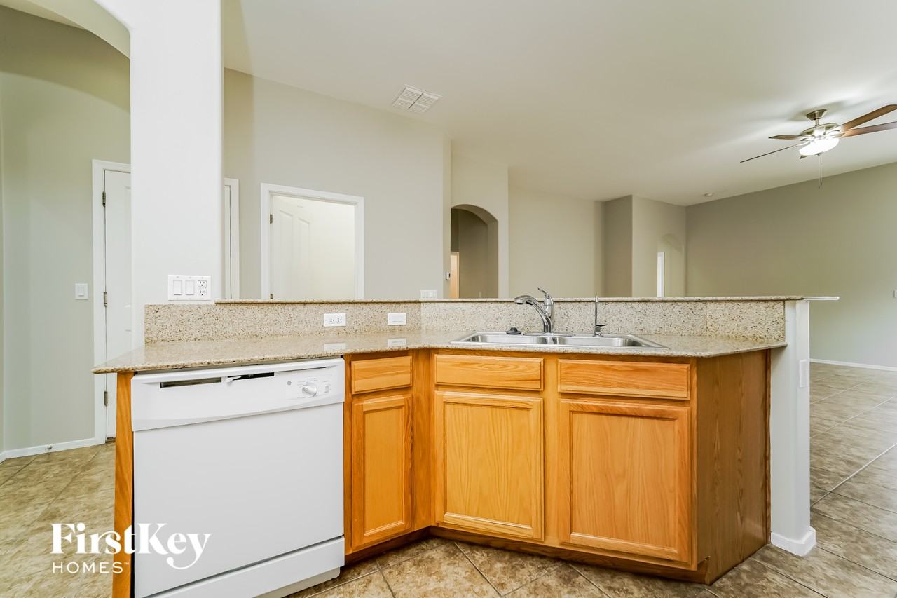 12891 N Westminster Dr - Photo 7 of 15
