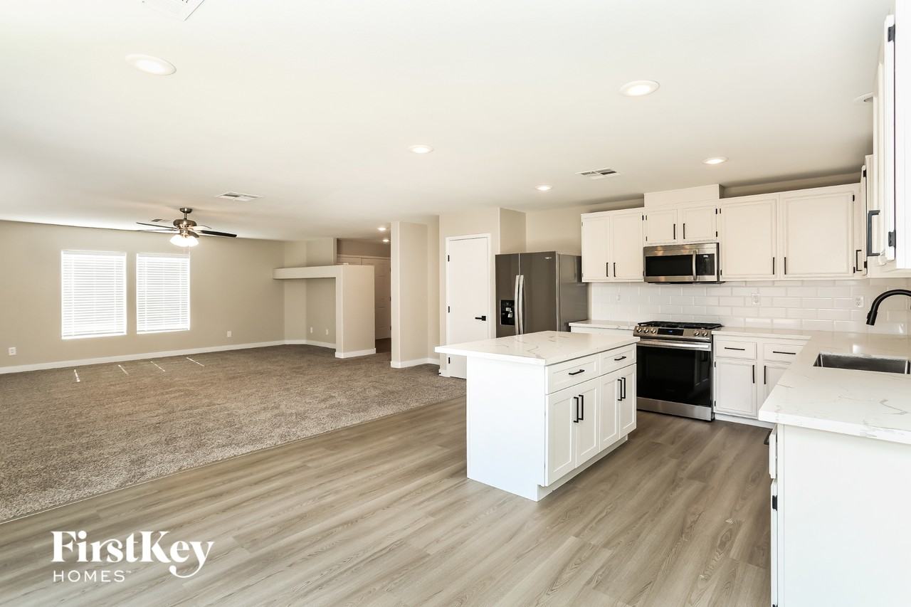 3336 Palatine Hills Ave - Photo 5 of 15