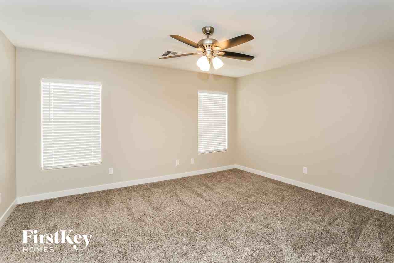 3336 Palatine Hills Ave - Photo 7 of 15