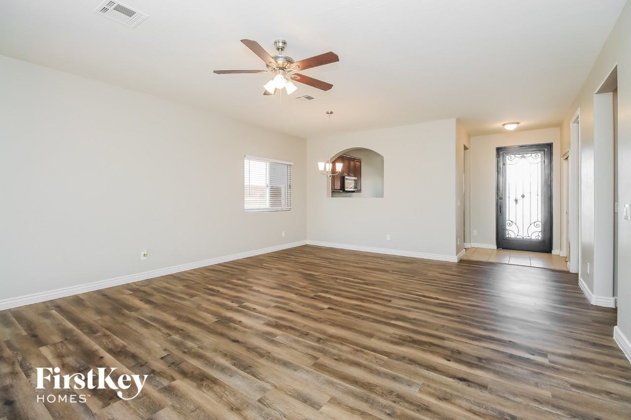677 W Mesquite Tree Ln - Photo 2 of 15