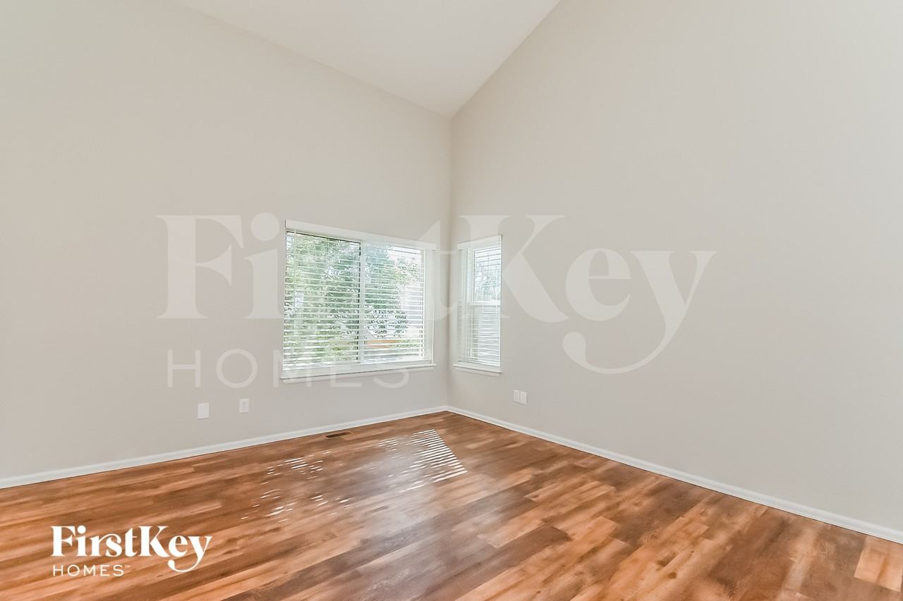 4663 Bittercreek Dr - Photo 2 of 18