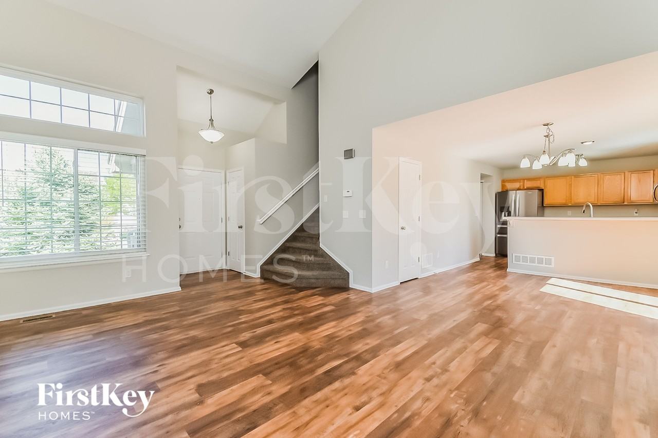 4663 Bittercreek Dr - Photo 4 of 18