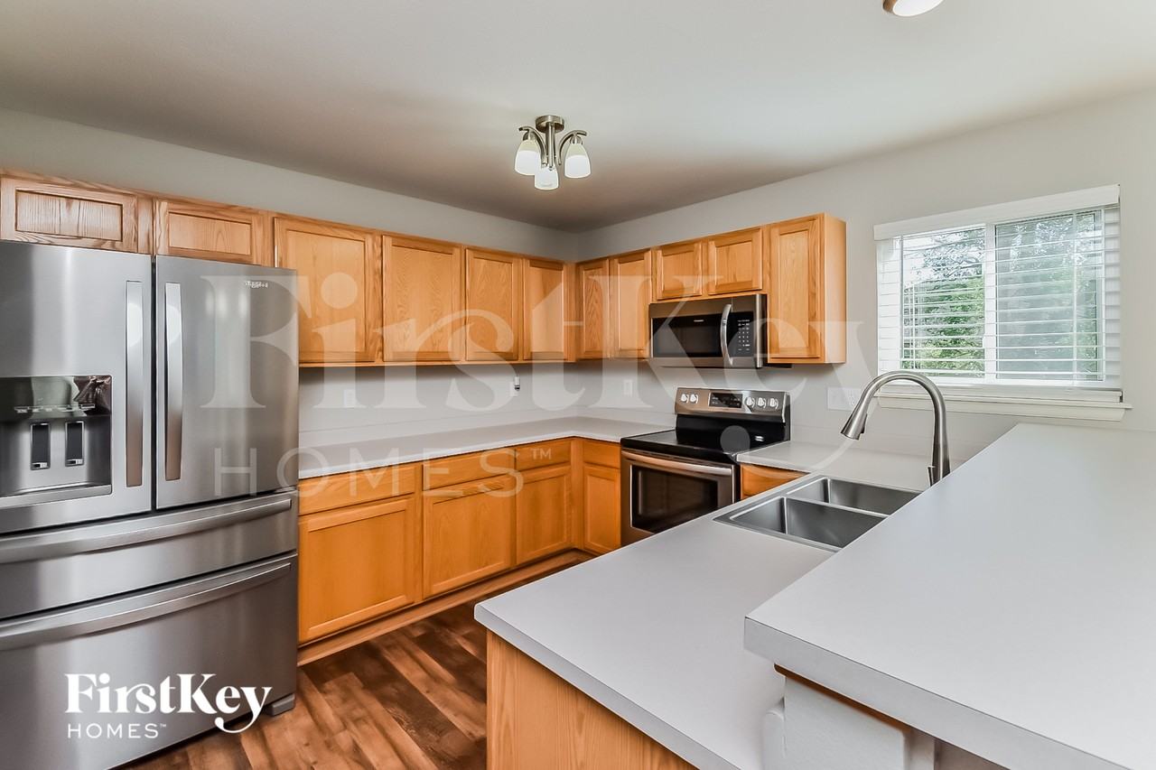 4663 Bittercreek Dr - Photo 7 of 18