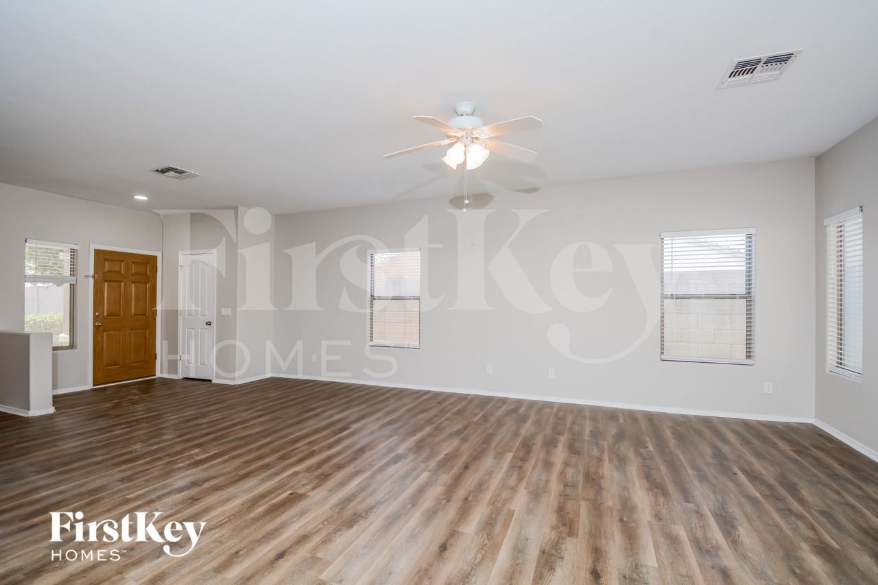 3606 N 129th Ave - Photo 4 of 16