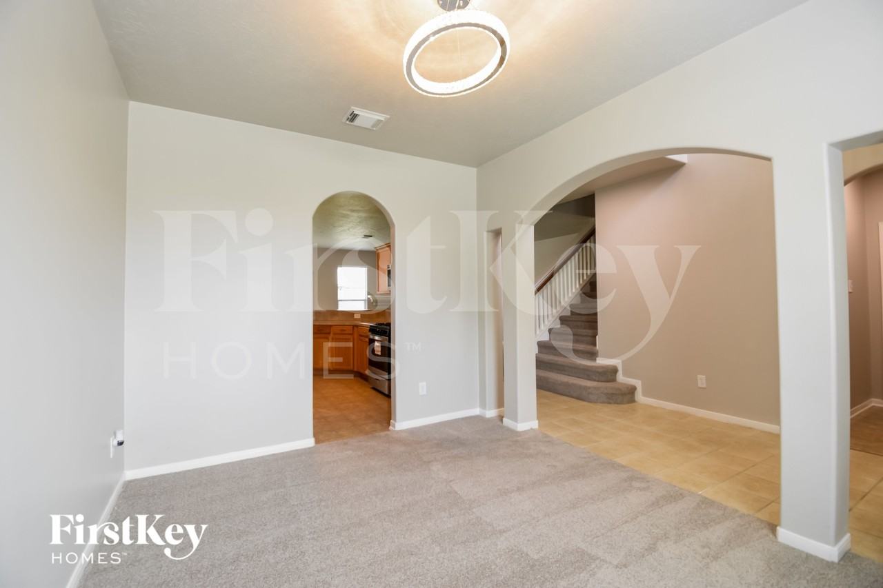 10803 Gold Finch Rd - Photo 2 of 15