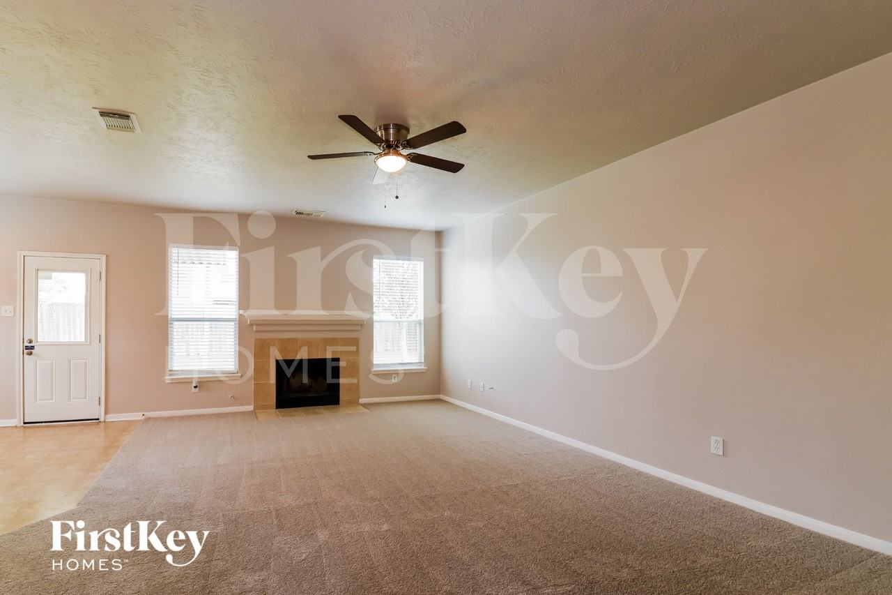 10803 Gold Finch Rd - Photo 4 of 15