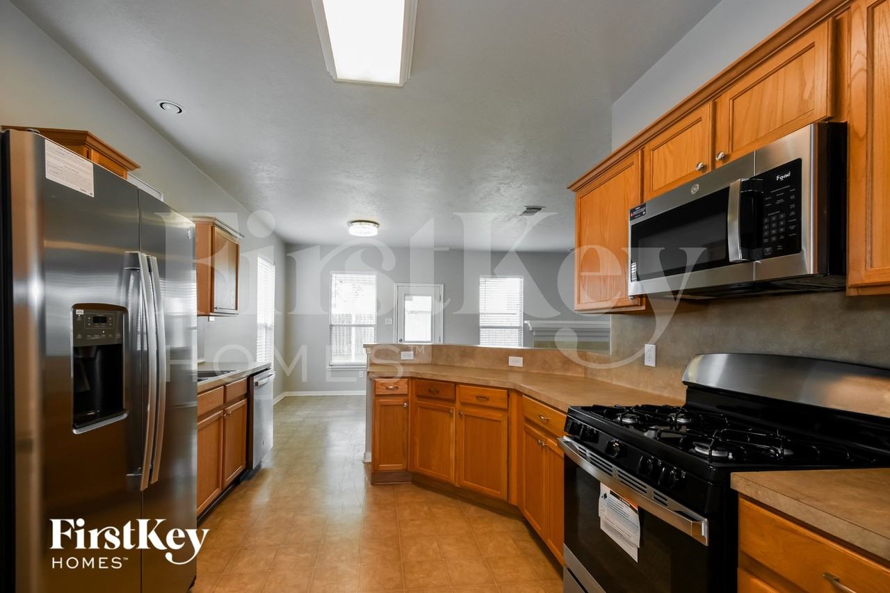 10803 Gold Finch Rd - Photo 6 of 15