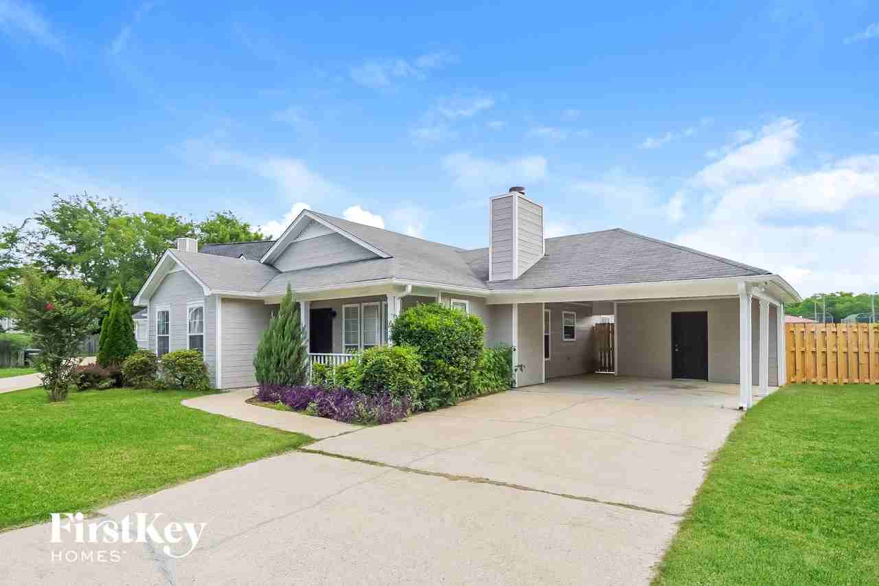 2821 Saint Patrick Pl N - Photo 2 of 15