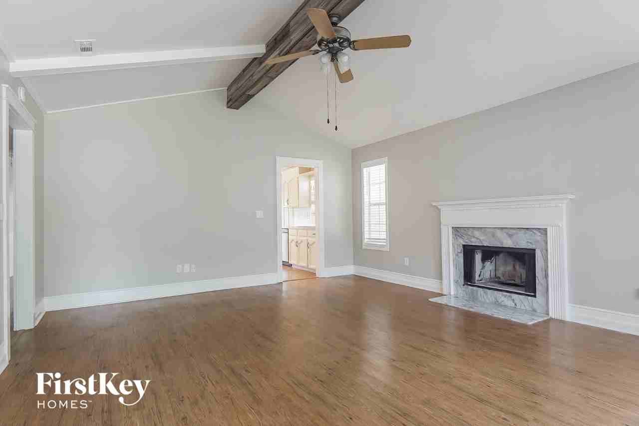 2821 Saint Patrick Pl N - Photo 5 of 15