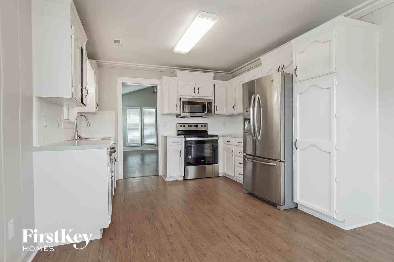 2821 Saint Patrick Pl N - Photo 7 of 15