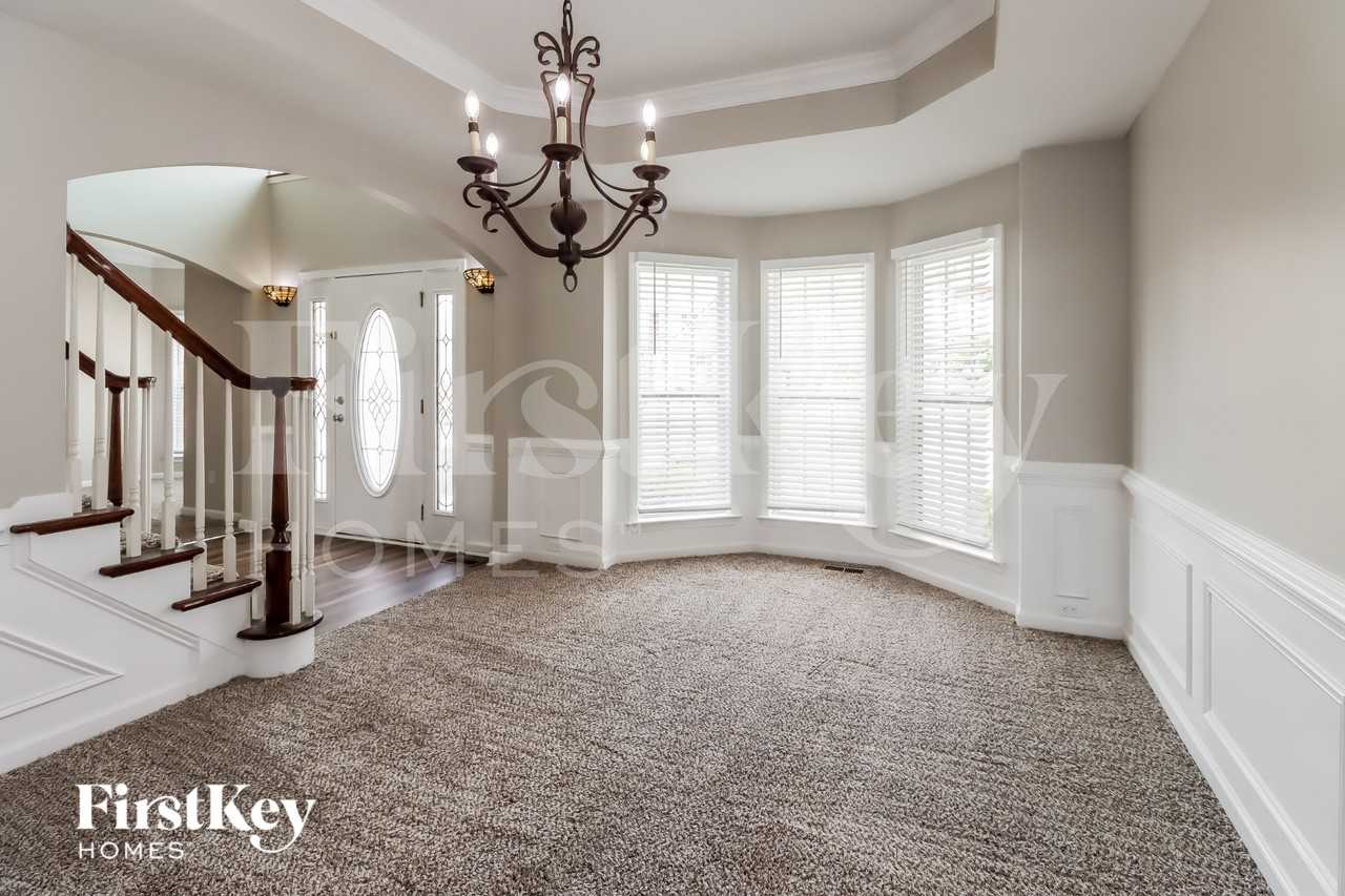 1421 Kentmire Ct - Photo 6 of 15