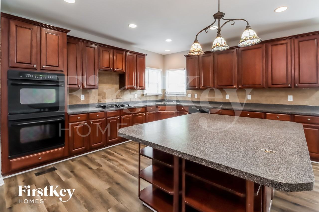 1421 Kentmire Ct - Photo 7 of 15