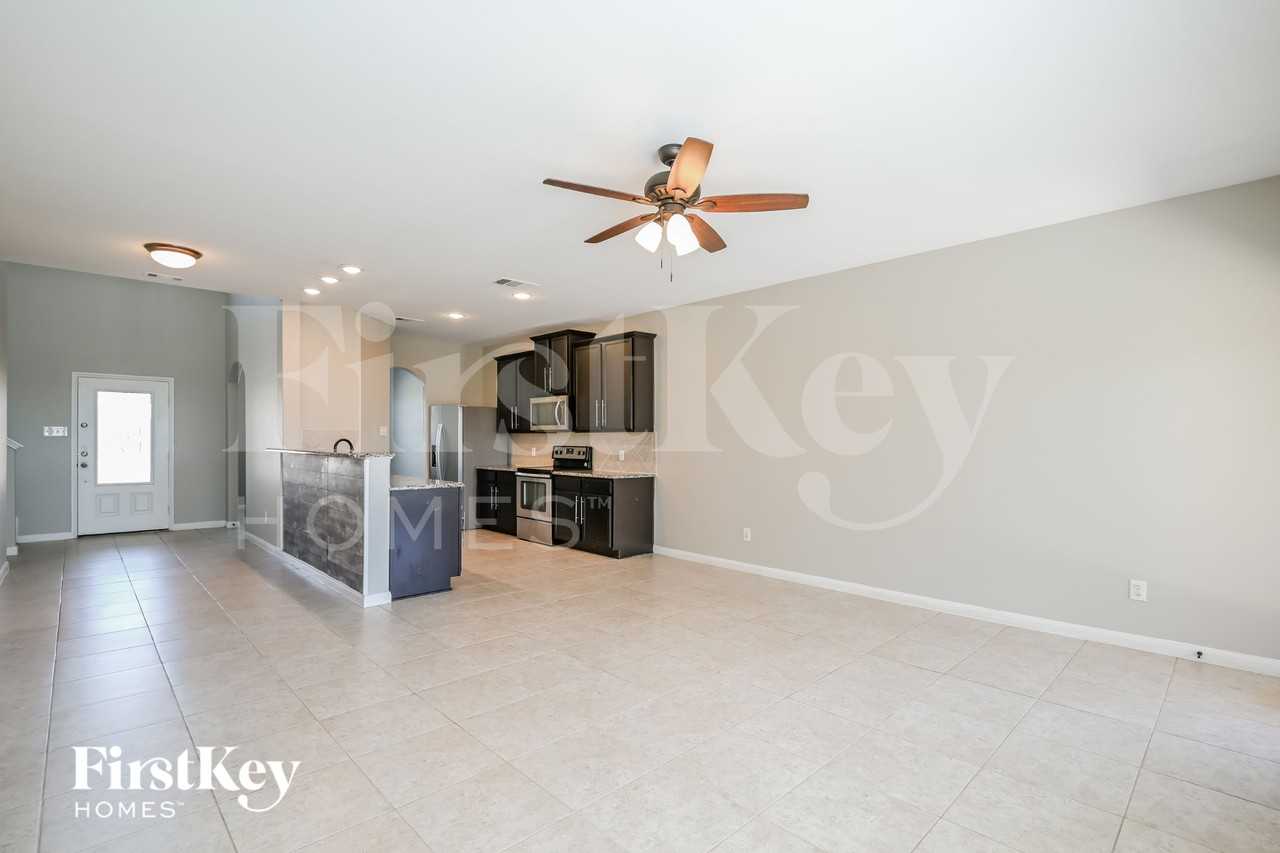 710 Shady Meadow Ln - Photo 2 of 15